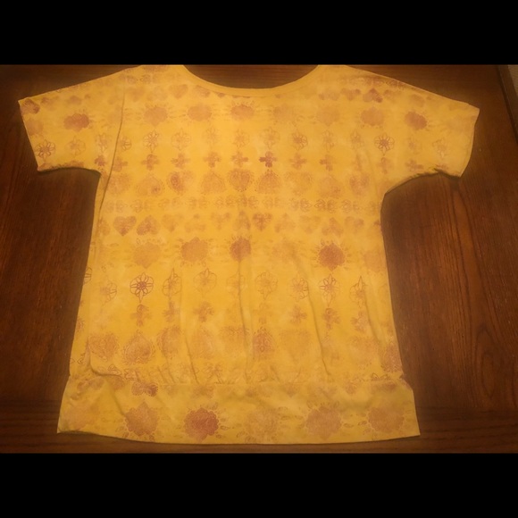 SALE Mudd Yellow Gold Print Top NWOT - Picture 4 of 7